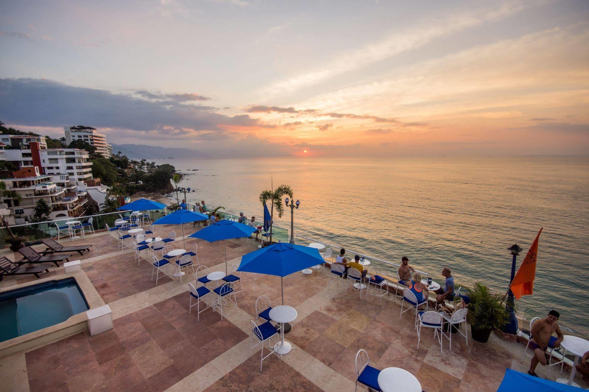 Blue Chairs Beachfront Resort Puerto Vallarta - Adults Only المظهر الخارجي الصورة